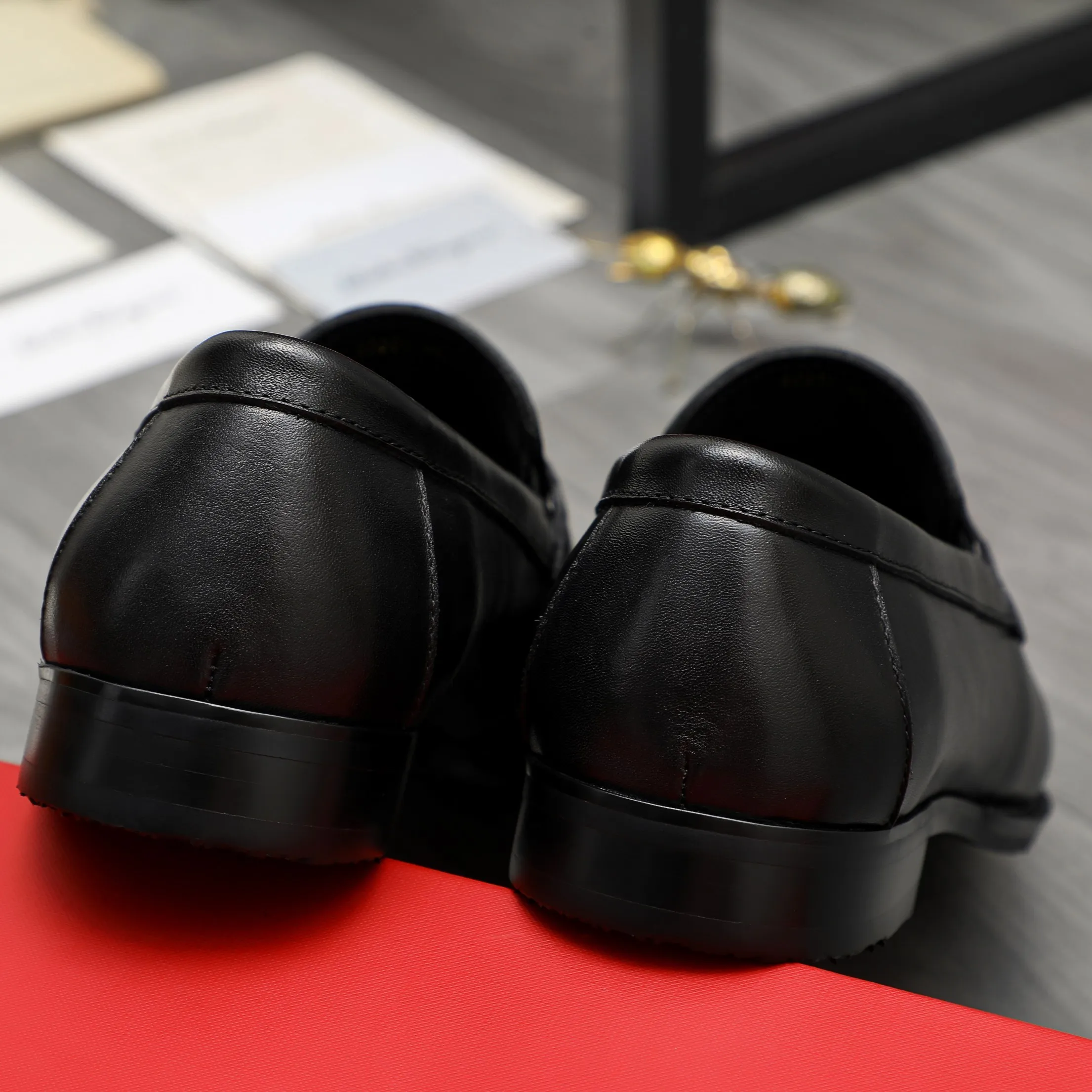 Men's shoes 💰540 Product trademark: Ferragamo "Ferragamo" business casual slip-on leather shoes Regular size: 39-45 (45. Customized, non-returnable) Product materials: Selected ostrich pattern cowhide upper, cowhide lining, original outsole